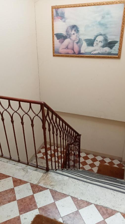 Two Steps From Rialto Bridge Hotel Venice Exterior photo