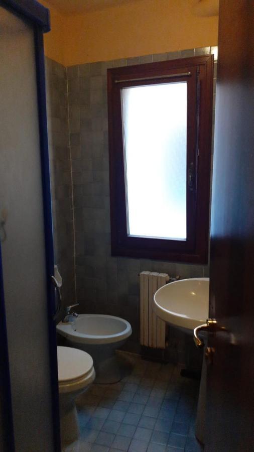 Two Steps From Rialto Bridge Hotel Venice Exterior photo