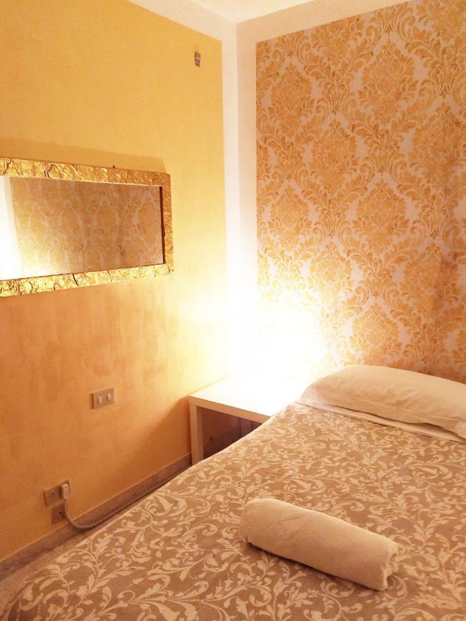 Two Steps From Rialto Bridge Hotel Venice Exterior photo